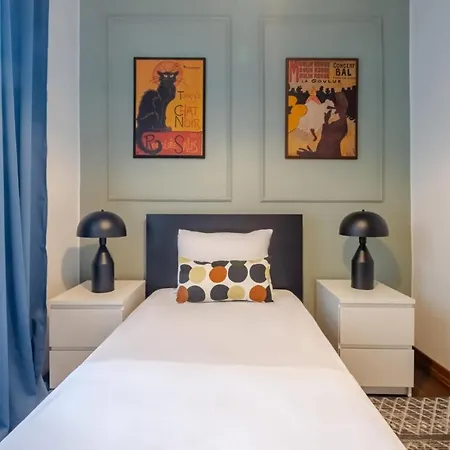 With Balcony Close To Taksim In Cihangir
