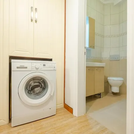 With Balcony Close To Taksim In Cihangir Apartment